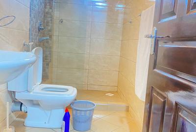Serviced 2 Bed Apartment with En Suite at Brookside - 2