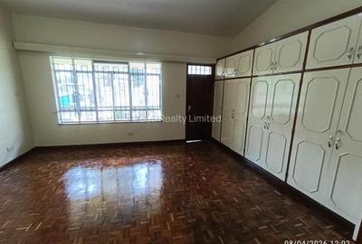 5 Bed Townhouse with En Suite in Kilimani - 2