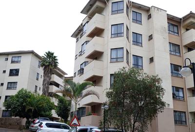 4 Bed Apartment with En Suite at Brookside Drive - 2