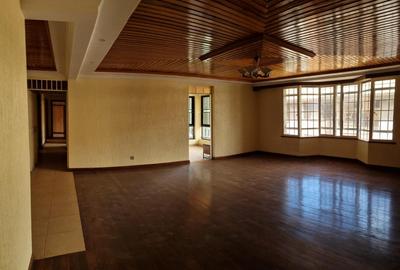 4 Bed Apartment with Lift in Westlands Area