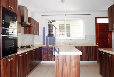 5 Bed Townhouse with En Suite in Lavington