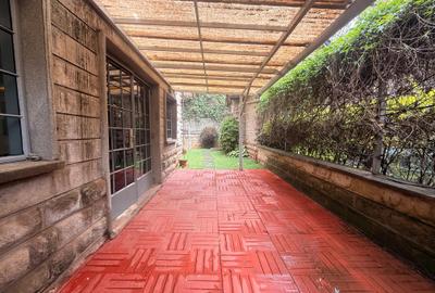 5 Bed Villa with En Suite in Lavington - 2