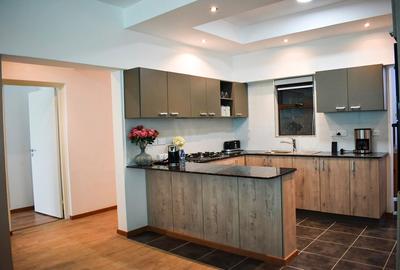 Serviced 2 Bed Apartment with En Suite in Kilimani - 3