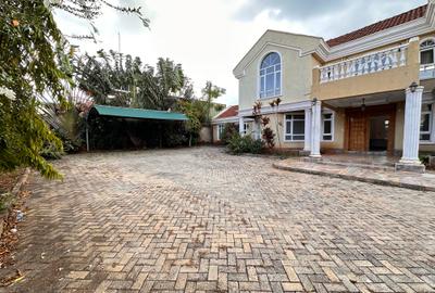 5 Bed House with En Suite at Garden Estate