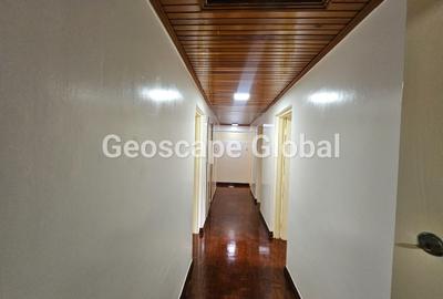4 Bed House with En Suite in Runda