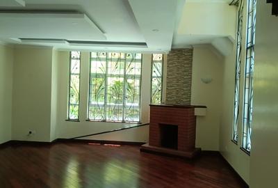 5 Bed Townhouse with En Suite in Lavington