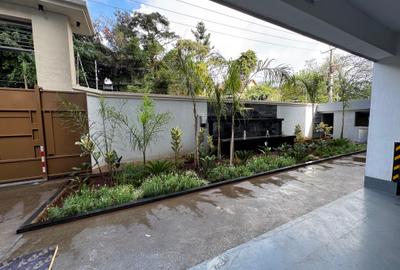 1 Bed Apartment with En Suite in Lavington - 2