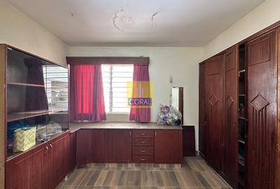 5 Bed Townhouse in General Mathenge - 3