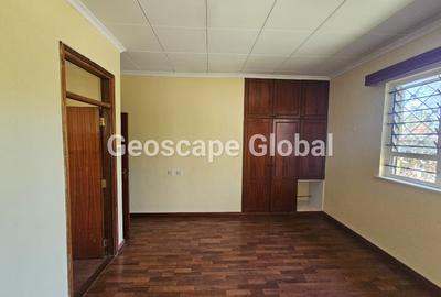 4 Bed House with En Suite in Lavington - 4