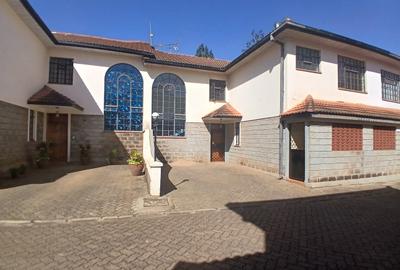 4 Bed Townhouse with En Suite at Lavington Manyani Area