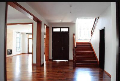 5 Bed Townhouse with En Suite in Lavington