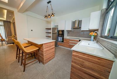 Serviced 2 Bed Apartment with En Suite in Westlands Area