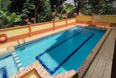 3 Bed Apartment with En Suite in Lavington - 4