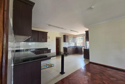 4 Bed Townhouse with En Suite in Kitisuru
