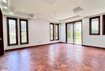 6 Bed Townhouse with En Suite in Lavington
