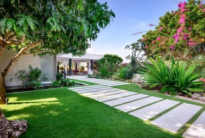 4 Bed House with En Suite at 00502 - 2