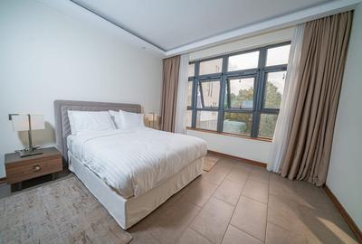 Serviced 3 Bed Apartment with En Suite in Spring Valley