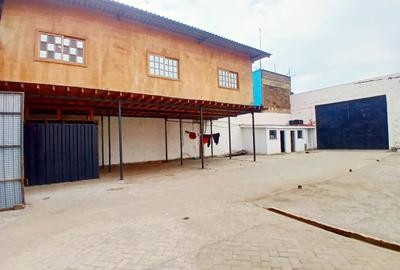 7,000 ft² Warehouse with Backup Generator in Industrial Area