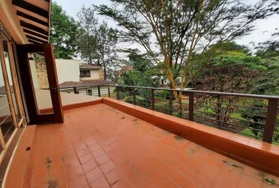 4 Bed Villa with En Suite in Lavington