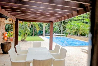 5 Bed Townhouse with En Suite in Rosslyn