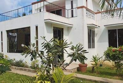 3 Bed Villa with En Suite at Mtwapa Donya