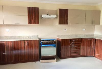 3 Bed Apartment with En Suite in Kilimani