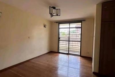 5 Bed Villa with En Suite in Lavington - 4