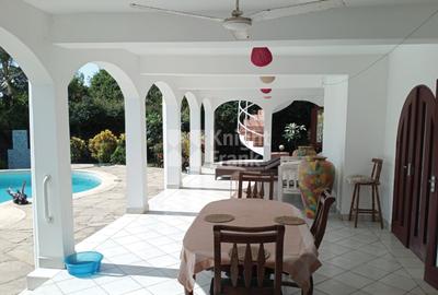 3 Bed House with Swimming Pool at Diani Beach Road