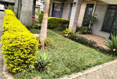 5 Bed Townhouse with En Suite in Lavington