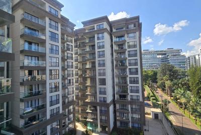 3 Bed Apartment with En Suite in Riverside