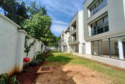 4 Bed Townhouse with En Suite in Lavington