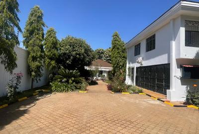 2 Bed House with En Suite in Runda