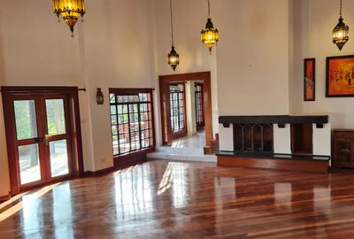 5 Bed House with En Suite at Hardy - 3