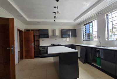 4 Bed House with En Suite in Kiambu Road - 2