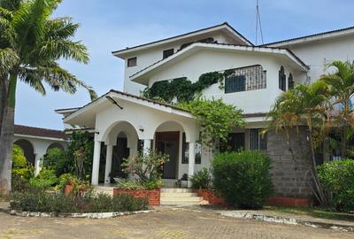 7 Bed Villa with En Suite at Serena Area - 2