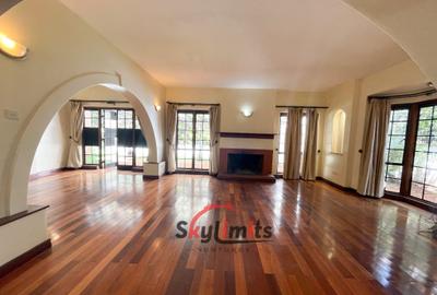 5 Bed Townhouse with En Suite at General Mathenge - 3