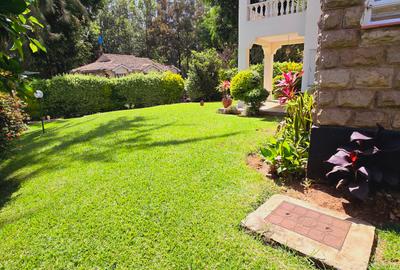 5 Bed Townhouse with En Suite at Off Mugumo Road