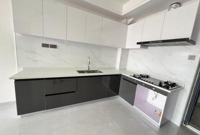 2 Bed Apartment with En Suite in Kilimani - 3