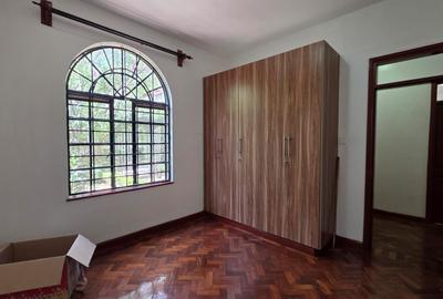 5 Bed Townhouse with En Suite at Kitisuru - 3