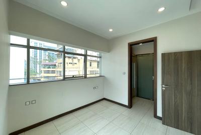 2 Bed Apartment with En Suite in Westlands Area