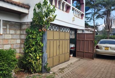 5 Bed House with En Suite at Safari Park Avenue Road