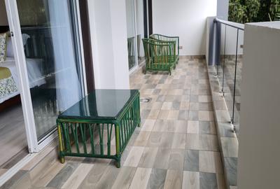Furnished 2 Bed Apartment with En Suite at Riverside Drive