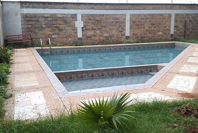 3 Bed Apartment with En Suite in Lavington - 4