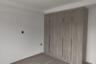 2 Bed Apartment with En Suite in Kilimani - 4