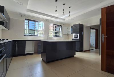 4 Bed Villa with En Suite in Kiambu Road - 4