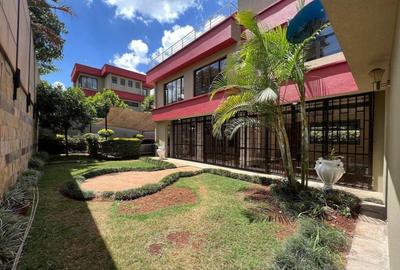 5 Bed Villa with En Suite at Lavington - 2