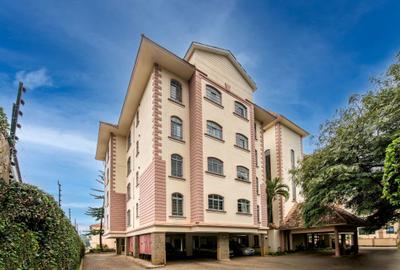 3 Bed Apartment with En Suite at Riverside Drive - 3