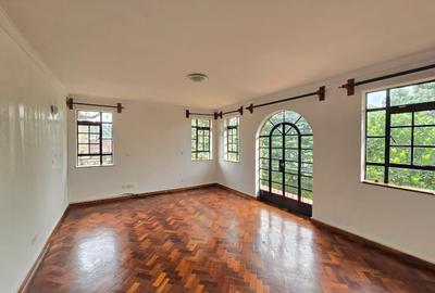 4 Bed Townhouse with En Suite in Kitisuru - 2