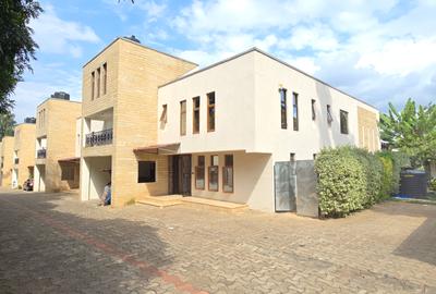 5 Bed Villa with En Suite at Convent Drive