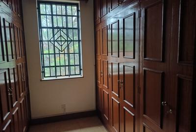 4 Bed Townhouse with En Suite at Runda - 2